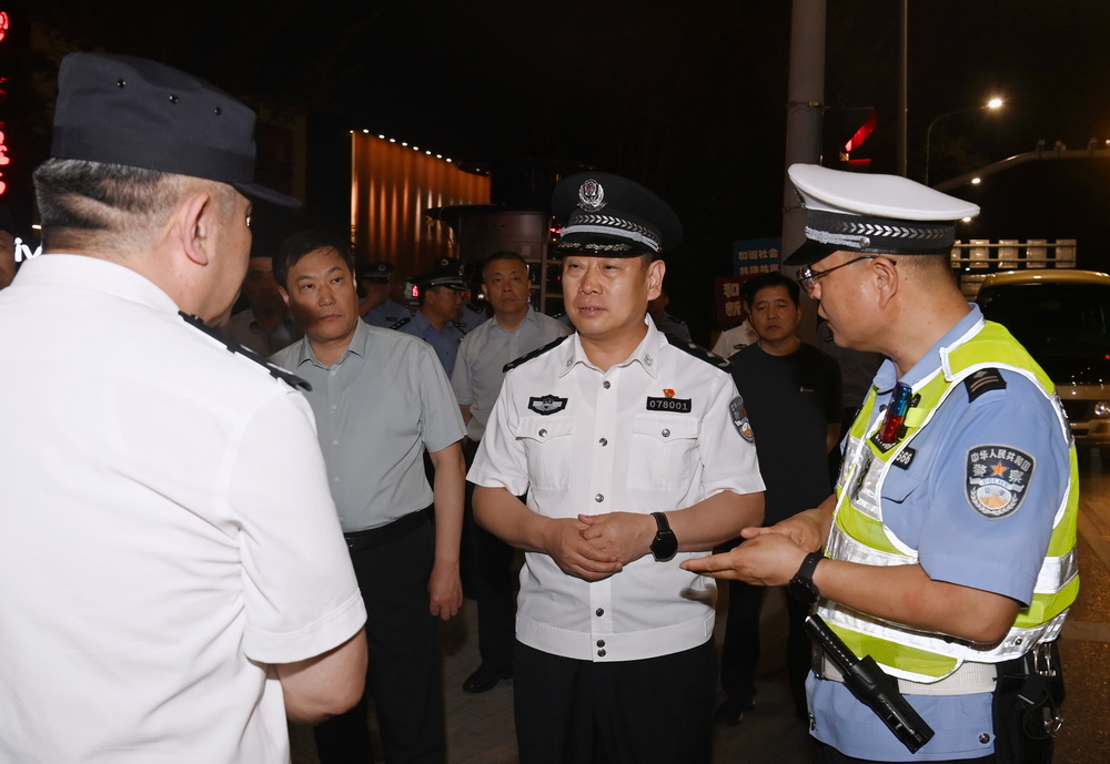 王世波任泽龙督导夜间巡查宣防暨依法严...